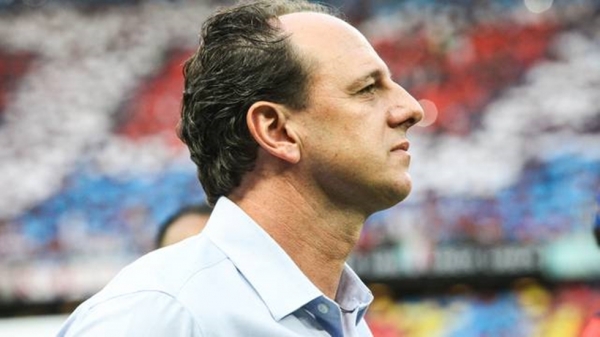 Roger Carvalho marca, Fortaleza vence o Ceará e é campeão estadual com Ceni