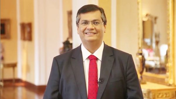 Flávio Dino é o governador que mais cumpre compromissos de campanha, mostra G1