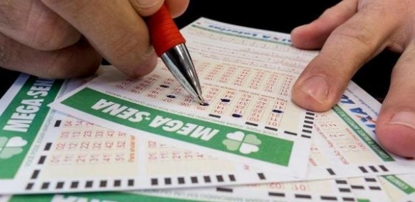Mega-Sena acumula e pode pagar R$ 60 milhões no sábado