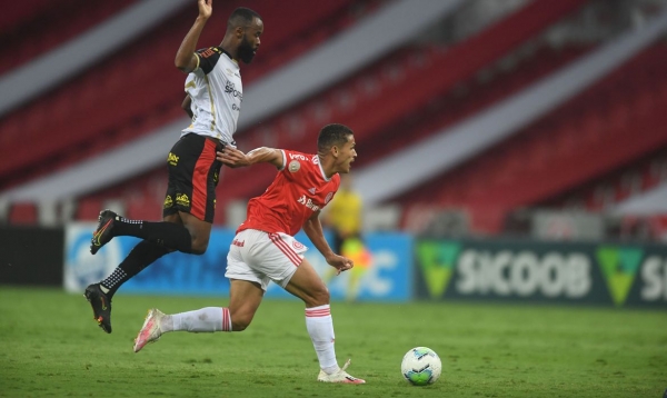 Inter perde para o Sport no Beira-Rio e desperdiça chance de abrir vantagem na liderança do Brasileirão