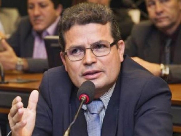 Após desrespeitar próprio decreto e fugir do isolamento, prefeito de Bom Jardim é diagnosticado com a Covid-19