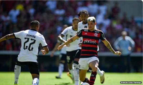 BOTAFOGO VENCE FLAMENGO NO MARACANÃ POR 2 A 0