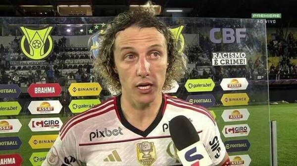 Mosquera brilha, Bragantino goleia o Flamengo e encosta no G-6