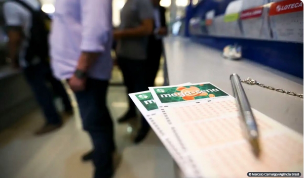 MEGA-SENA ACUMULA NOVAMENTE E PRÊMIO VAI A R$ 100 MILHÕES
