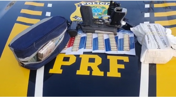 Em Timon/MA: PRF prende dois homens na BR 316 na posse de duas pistolas, munições e quase R$ 100 mil em dinheiro de origem não declarada
