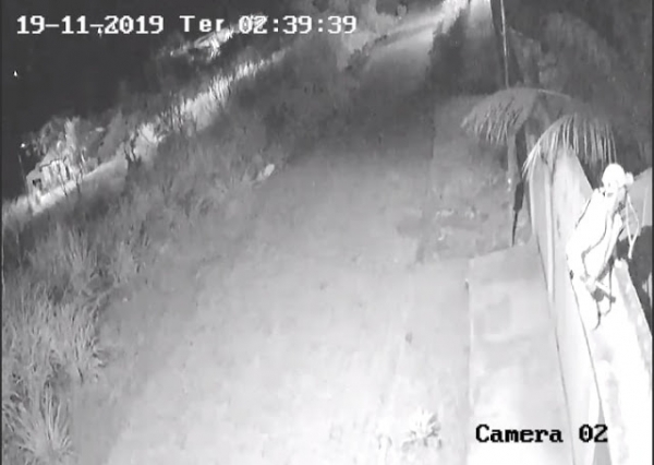 AÇAILÂNDIA - Bandido pula muro invade residência e roubar moto no Bairro Jardim Glória