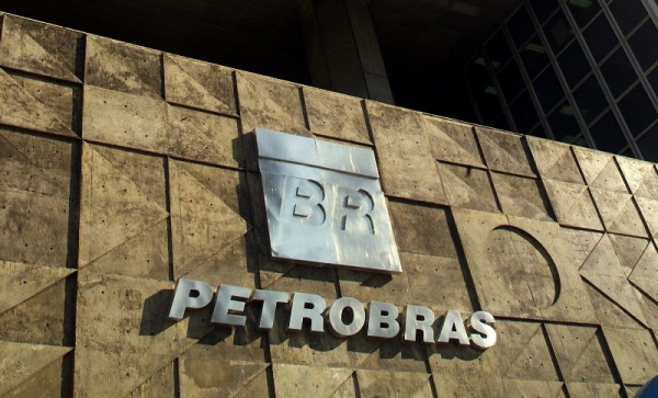 Petrobras tem prejuízo de R$ 34,83 bilhões em 2015