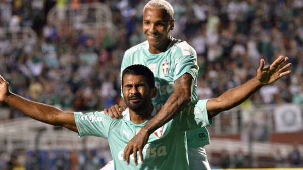 Palmeiras bate o Botafogo e reassume a vice-liderança temporariamente