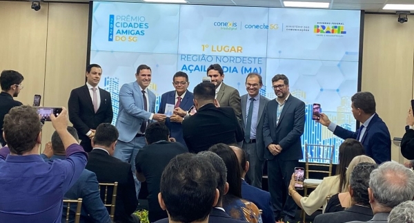AÇAILÂNDIA RECEBE DO MINISTÉRIO DAS COMUNICAÇÕES O PRÊMIO CIDADE AMIGA DO 5G