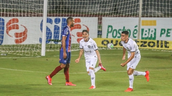Bahia vence de virada e ganha quatro posições; Atlético-MG perde a liderança