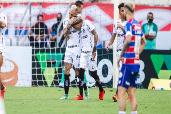 Atlético-MG vence Fortaleza no Castelão e abre vantagem na liderança