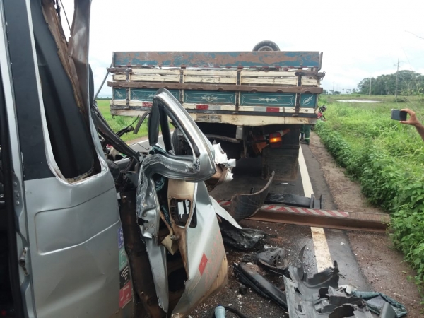 Duas das 5 vítimas de acidente com van na MA 014 sofreram traumatismo craniano