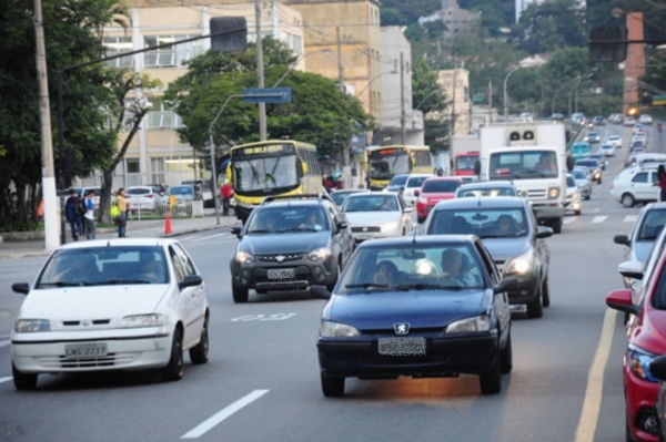 Governo garante redução de 100% das multas e juros para pagamento a vista do IPVA