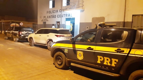MARANHÃO  - Condutor de veículo de luxo é preso pela PRF dirigindo embriagado na BR 010