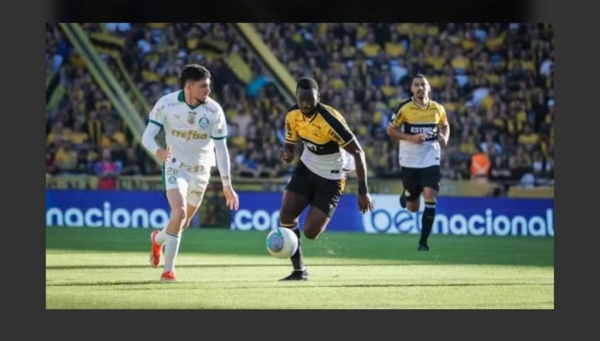 PALMEIRAS MARCA NOS ACRÉSCIMOS E VENCE O CRICIÚMA FORA DE CASA