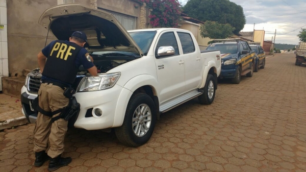 HILUX ROUBADA EM IMPERATRIZ É RECUPERADA PELA PRF