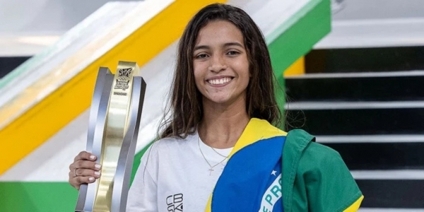 RAYSSA LEAL É CAMPEÃ DA ETAPA DA CHINA DO PRÉ-OLÍMPICO DE SKATE