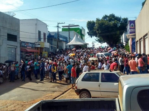AÇAILÂNDIA - Caixa Econômica Federal não abre suas portas nesta segunda feira 11, um funcionário testou positivo pro covid 19  