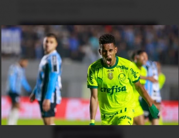 GRÊMIO ABRE DOIS DE VANTAGEM, MAS PALMEIRAS EMPATA COM GOLAÇO DE ESTÊVÃO