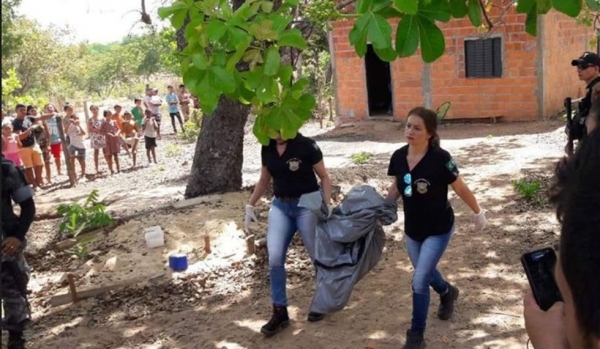 Criança de nove meses de idade é morta a golpes de facão