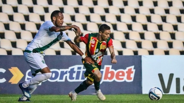 Sampaio sai atrás do Altos, mas vira o jogo com dois de Poveda em sua estreia pela Copa do Nordeste