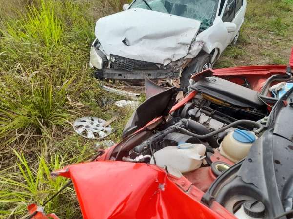 MARANHÃO - Colisão frontal deixa três pessoas feridas na BR-135