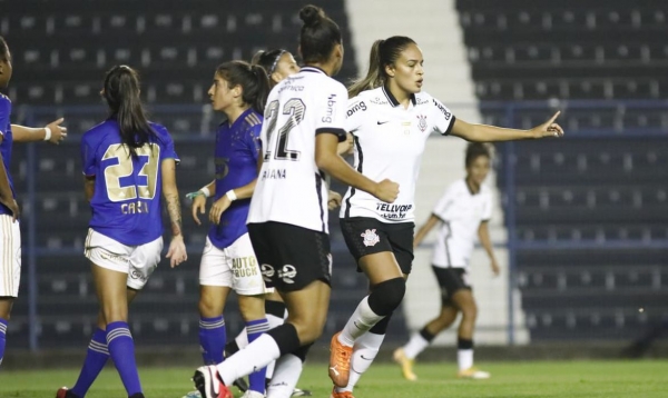 Corinthians mantém liderança isolada do Brasileiro Feminino