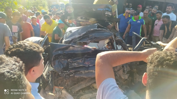 BURITICUPU – Acidente envolvendo três veículos deixa cinco pessoas mortas e duas feridas. 