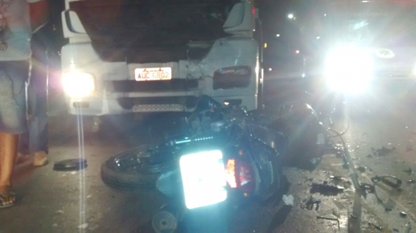 Motociclista morre após bater em carreta na BR-222 no município de Açailândia.