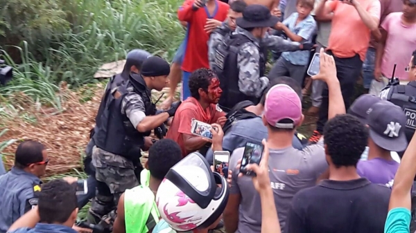 Vídeo Flagrante- Dois assaltantes são presos em flagrante após assaltar e agredir mulher em Açailândia.