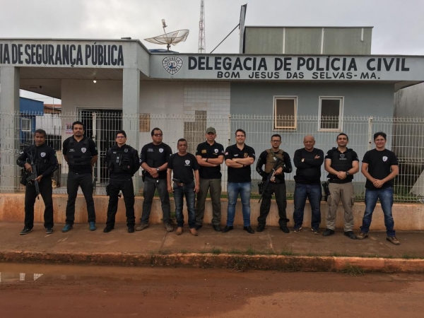 POLÍCIA CIVIL REALIZA OPERAÇÃO NA CIDADE DE BOM JESUS DAS SELVAS E PRENDE EM FLAGRANTE DOIS TRAFICANTES E UM CASAL DE PEDÓFILOS.