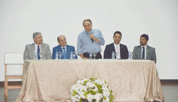 Prefeitos eleitos e reeleitos participam de seminário em Imperatriz