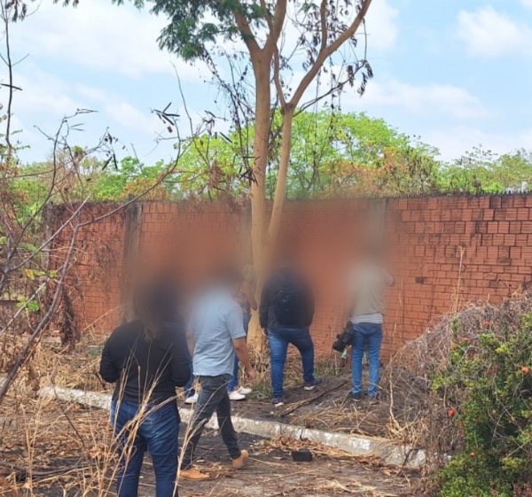 OSSADA É ENCONTRADA EM COVA RASA NA BR-010