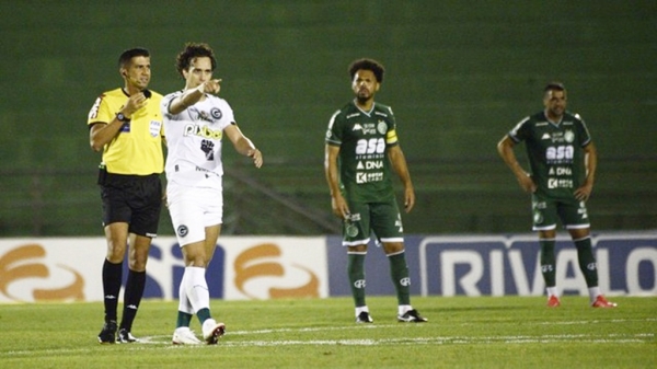 Série B: Goiás vence Guarani e está de volta à primeira divisão 