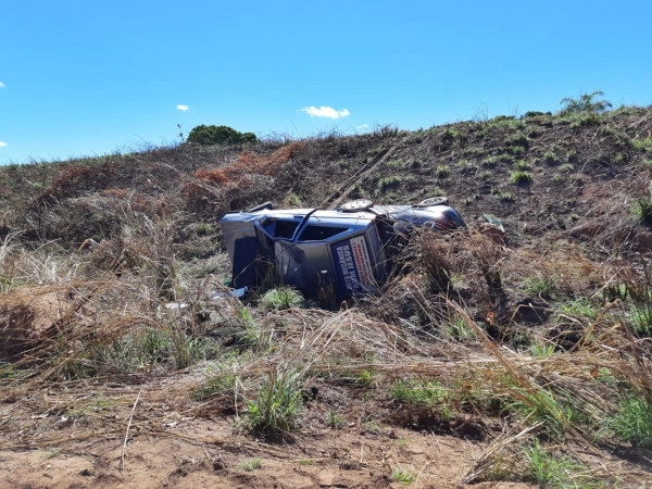 Dois veículos saem de pista e capotam próximo à entrada de Cidelândia/MA