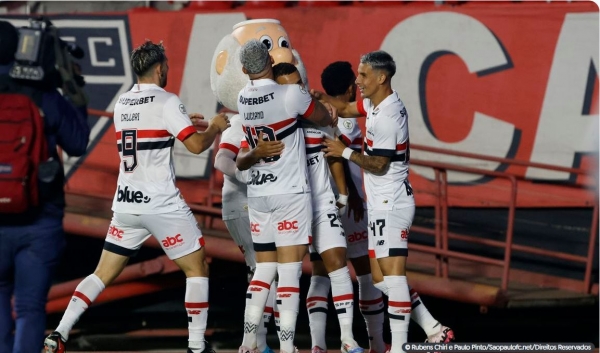 SÃO PAULO DERROTA CRICIÚMA PARA ASSUMIR 7ª POSIÇÃO DO BRASILEIRO