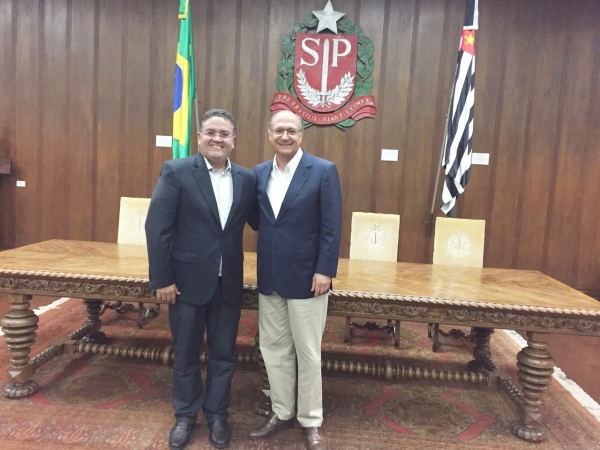 Após visita de Lula a Dino, Alckmin convida Roberto Rocha para almoço