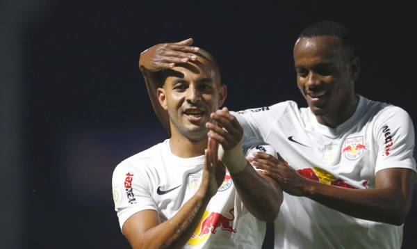 Bragantino vence Atlético-GO e entra firme na briga pela Libertadores