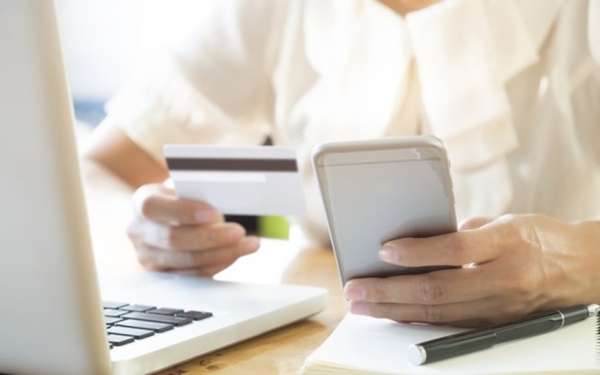 Fraudes em cartão de crédito nas transações de celular crescem no país