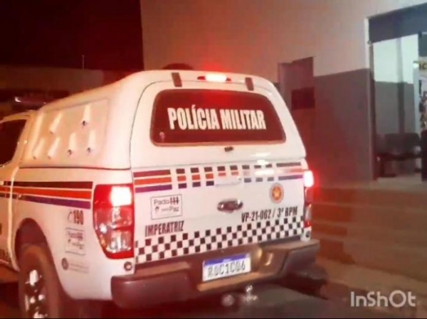 Homem é conduzido à delegacia por ameaçar irmão e ferir a própria mãe