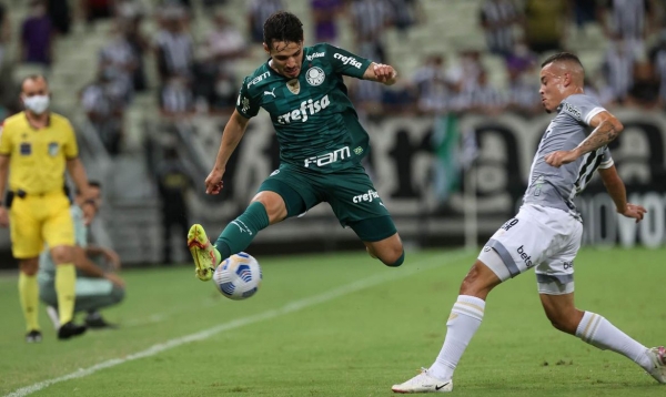 Palmeiras supera Ceará em jogo atrasado do Brasileiro