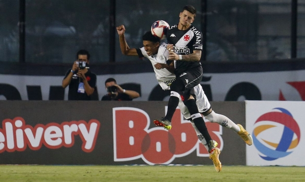 Botafogo e Vasco empatam em clássico em São Januário