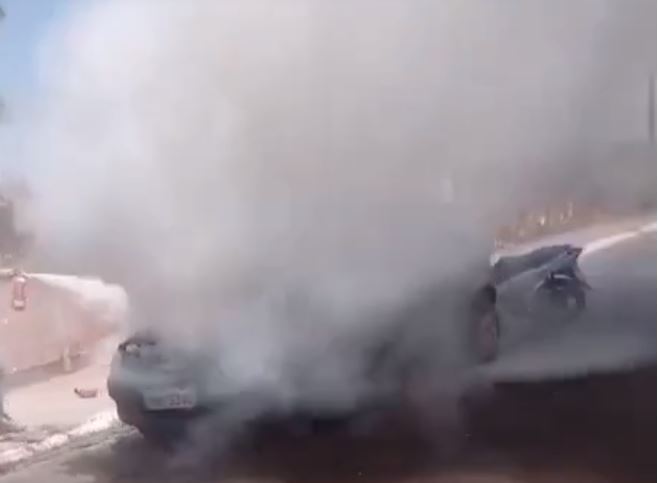CARRO PEGA FOGO EM IMPERATRIZ