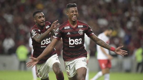 Bruno Henrique decide, e Flamengo constrói boa vantagem sobre o Inter