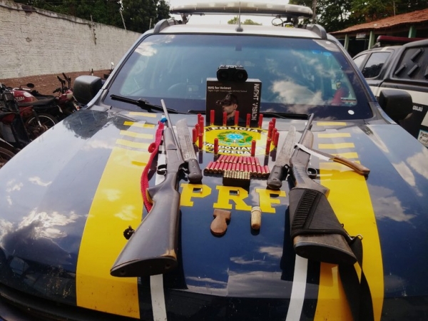 PRF flagra condutor e passageiro com armas e munições em Grajaú/MA