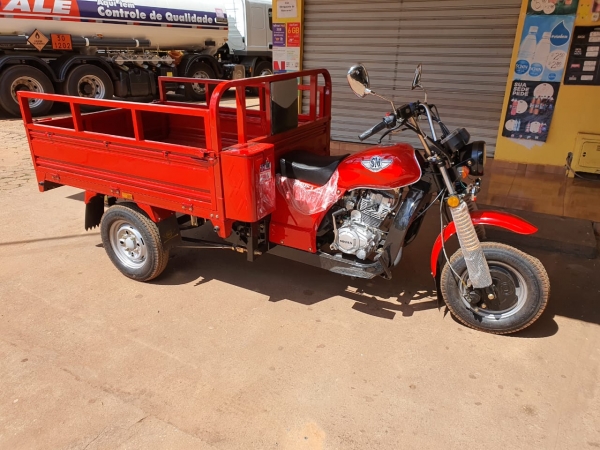 Prefeitura de Açailândia adquire triciclo para serviços gerais na SINURB