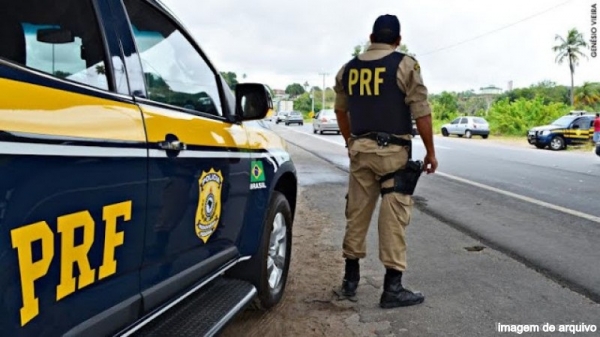 AÇAILÂNDIA - Policia Rodoviária Federal prende homem com crack