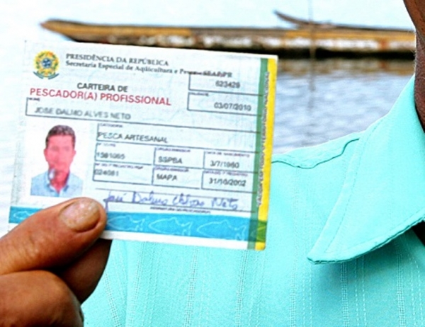 Pescadores têm que informar até número de título eleitoral para conseguir Seguro Defeso
