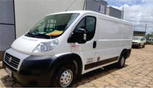 AÇAILÂNDIA - Polícia Militar localiza van baú, recupera carga e prende suspeito 