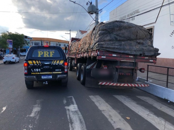 PRF recupera veículo com registro de furto na BR 316